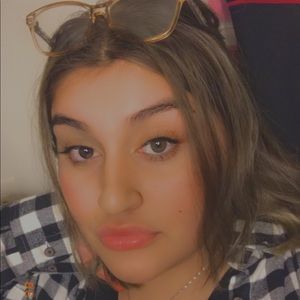 Meet your Posher, Lucila